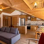 Aparthotel Xox 4*